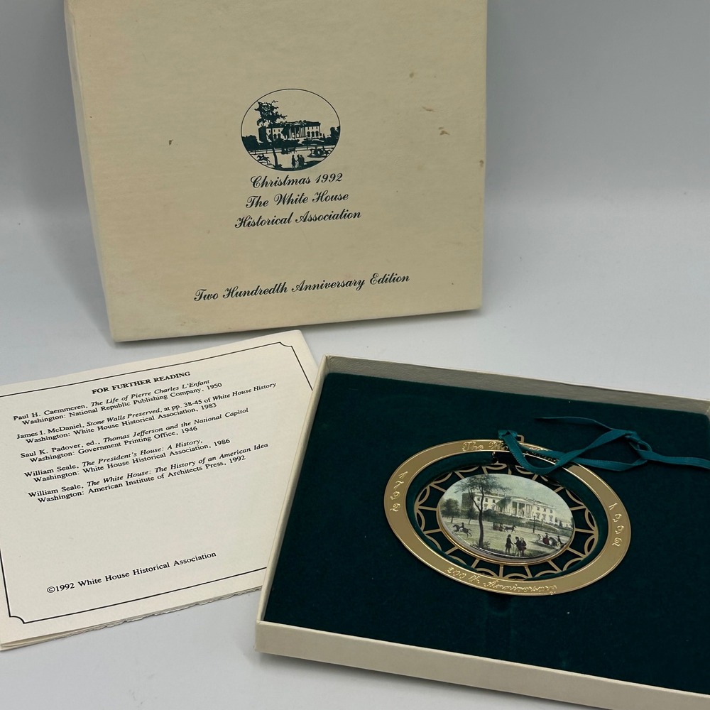 VTG White House Historical Association Ornament 1992 200th Anniversary Gold Box